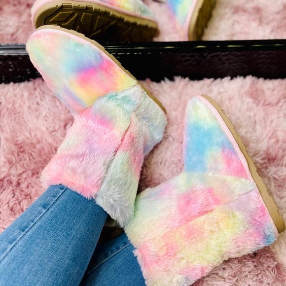 None Shoes - NEW- Unicorn Faux Fur Boot- Pink🦄